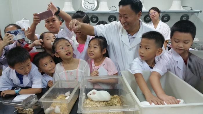 海南省開展藥品檢驗試驗室開放日活動