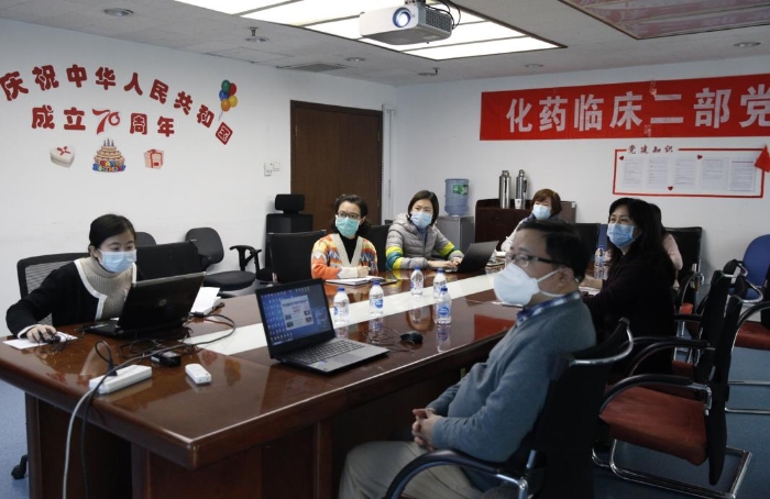 應(yīng)急工作組正在討論治療新型冠狀病毒肺炎品種的審評。