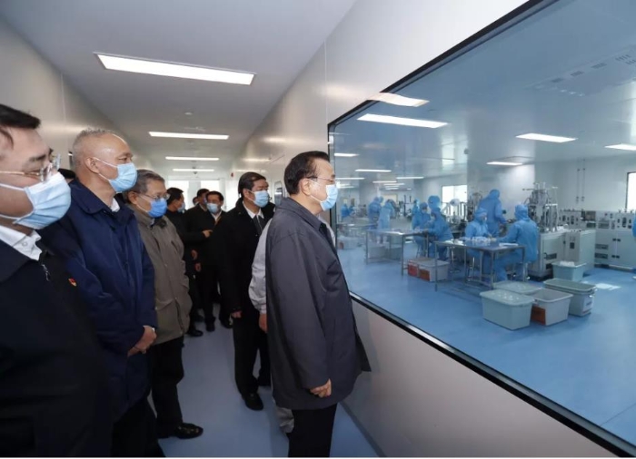 李克強(qiáng)專程到北京海淀督戰(zhàn)口罩生產(chǎn)