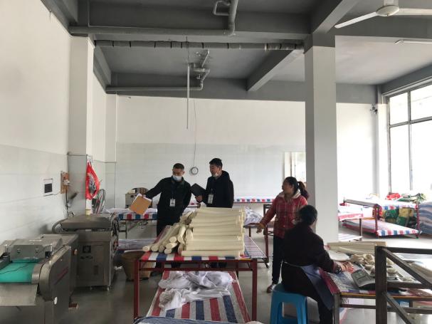 在2020年3月12日依法對(duì)轄區(qū)石廂子彝族鄉(xiāng)所有的食品小作坊進(jìn)行了全面檢查。