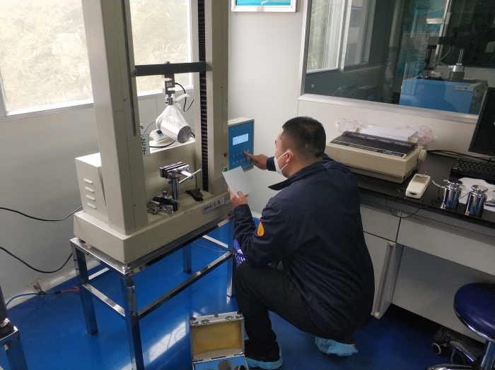 日照市計(jì)量測試所在日照三奇開展現(xiàn)場校準(zhǔn)。