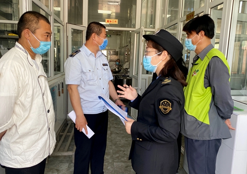 北京門頭溝區(qū)：為學(xué)校復(fù)課把好食品安全關(guān)