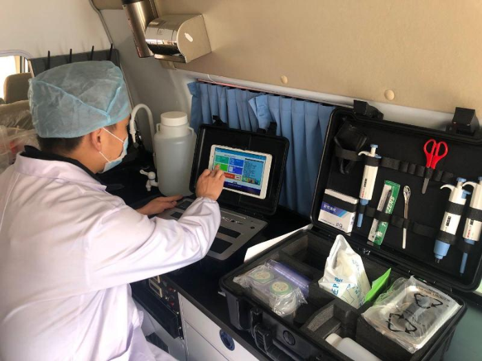 蘭州市城關(guān)區(qū)：檢測(cè)車(chē)“上門(mén)”抽檢 全力保障食品安全