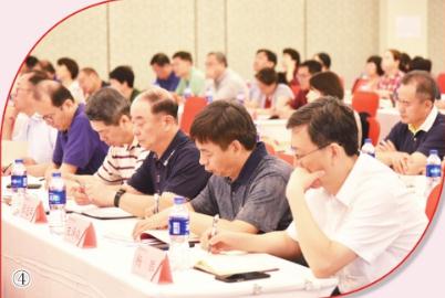 圖為學員們在讀書班上認真聽講。