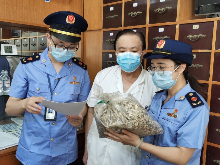 湖州南潯開展梅雨季節(jié)中藥飲片質(zhì)量專項(xiàng)檢查