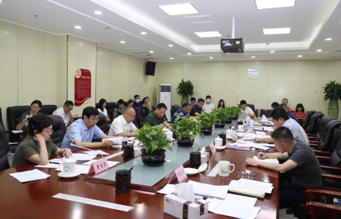 新疆維吾爾自治區(qū)藥監(jiān)局黨組聽取全區(qū)醫(yī)療機(jī)構(gòu)制劑室專項(xiàng)整治檢查情況匯報(bào)