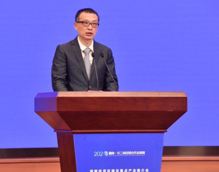 圖為梁毅恒推介湖南生物醫(yī)藥產(chǎn)業(yè)鏈。