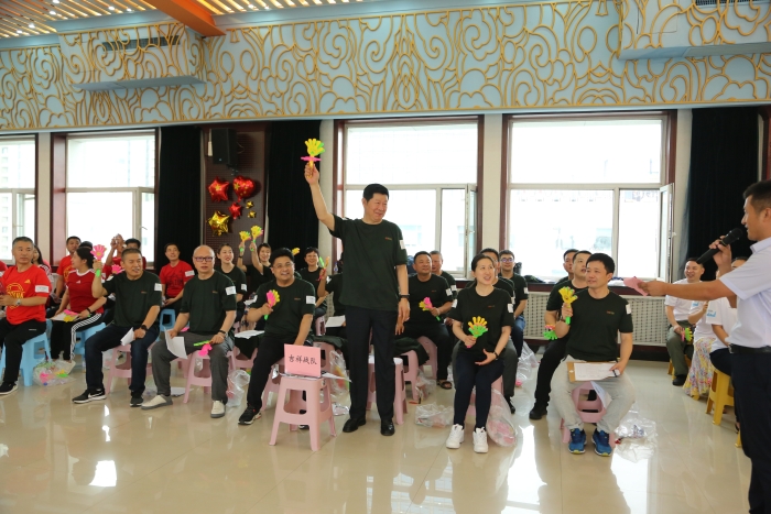 圖為“八一”趣味運(yùn)動(dòng)會(huì)現(xiàn)場(chǎng)