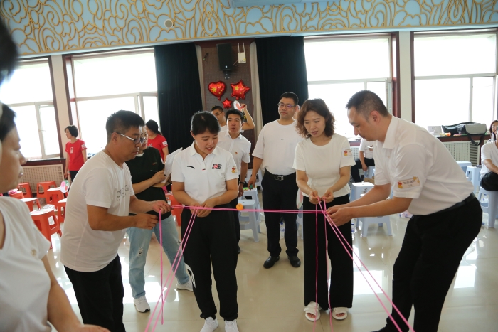 圖為“八一”趣味運(yùn)動(dòng)會(huì)現(xiàn)場(chǎng)