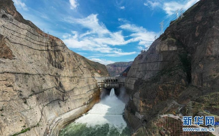 烏東德水電站大壩（6月29日攝，無人機(jī)照片）。新華社記者 胡超 攝