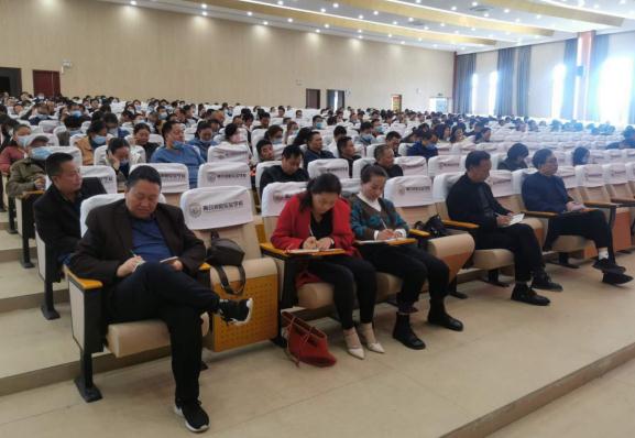 南召縣開展全縣學校食堂創(chuàng)建培訓暨觀摩提升活動