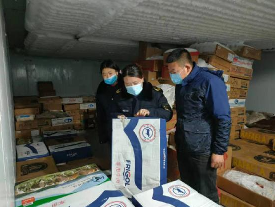 圖為檢查現(xiàn)場(chǎng)。