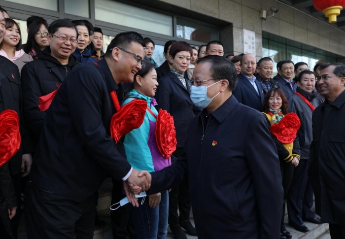 歡送駐村工作隊員。（馬少賓 攝）