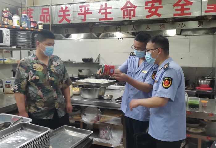 圖為檢查現(xiàn)場(chǎng)。