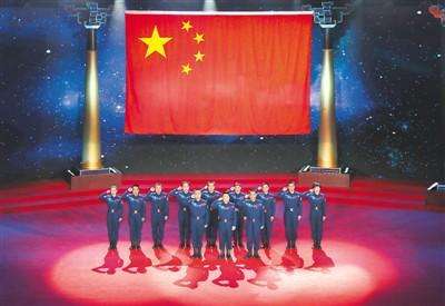 這是中國人民解放軍航天員的資料照片。新華社發(fā)