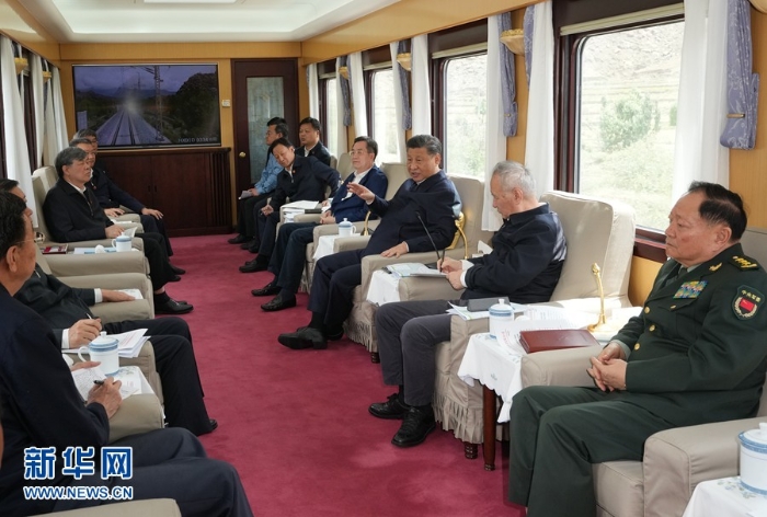 習(xí)近平在西藏考察