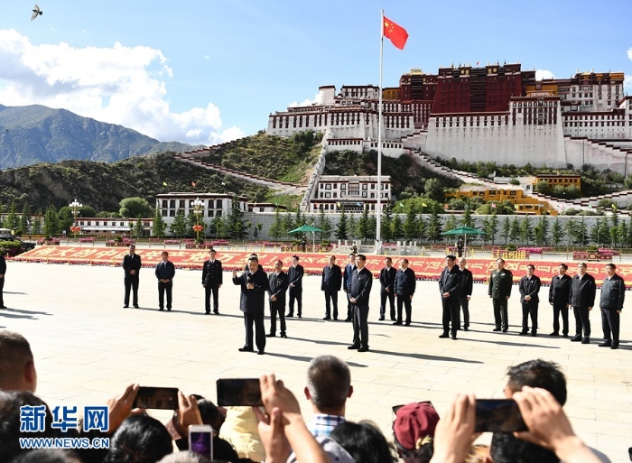 習(xí)近平在西藏考察