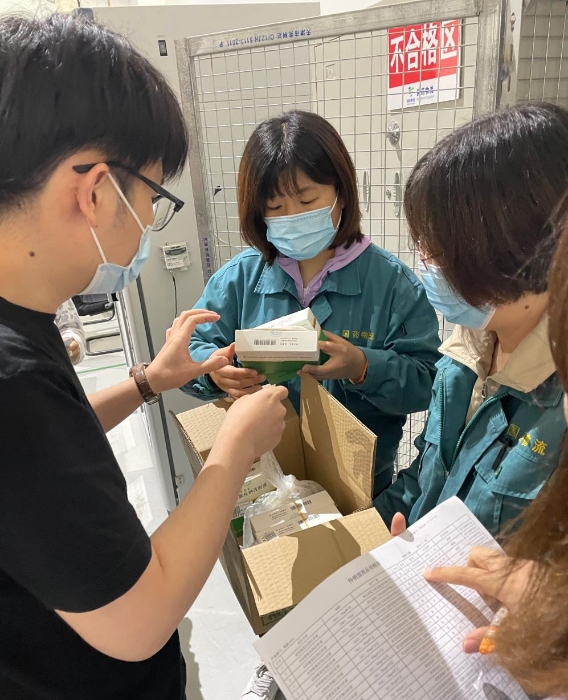 圖為監(jiān)督銷毀現(xiàn)場(chǎng)。