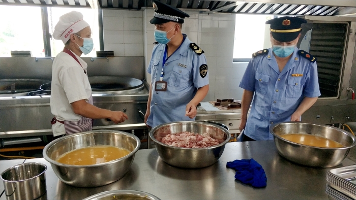 圖為檢查現場。（王玲玲 攝）