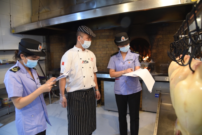 圖為檢查現(xiàn)場。