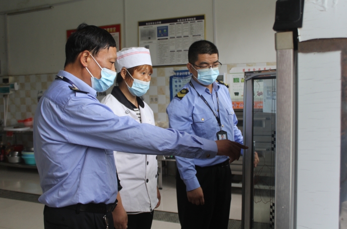 圖為檢查現(xiàn)場。