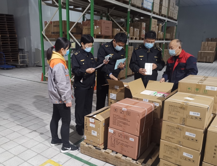 圖為檢查現(xiàn)場。