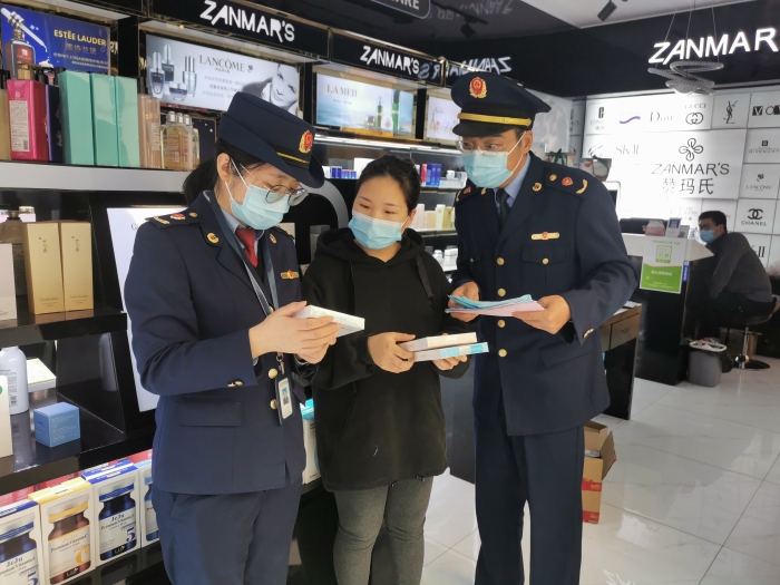 圖為檢查現(xiàn)場(chǎng)。