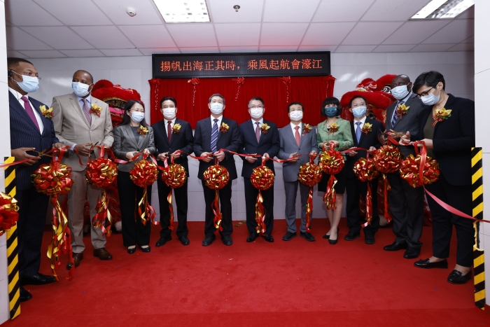 廣藥國(guó)際澳門(mén)制藥廠舉行竣工投產(chǎn)儀式