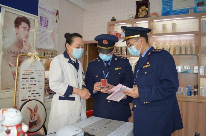 圖為檢查現(xiàn)場。