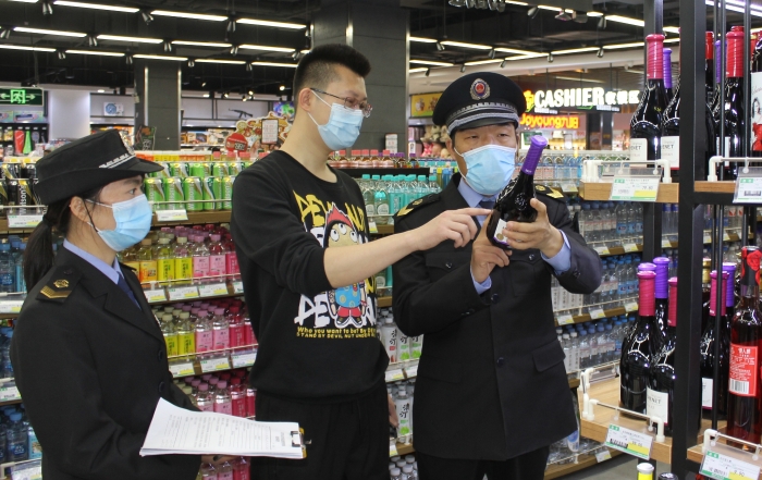 圖為檢查現(xiàn)場(chǎng)。