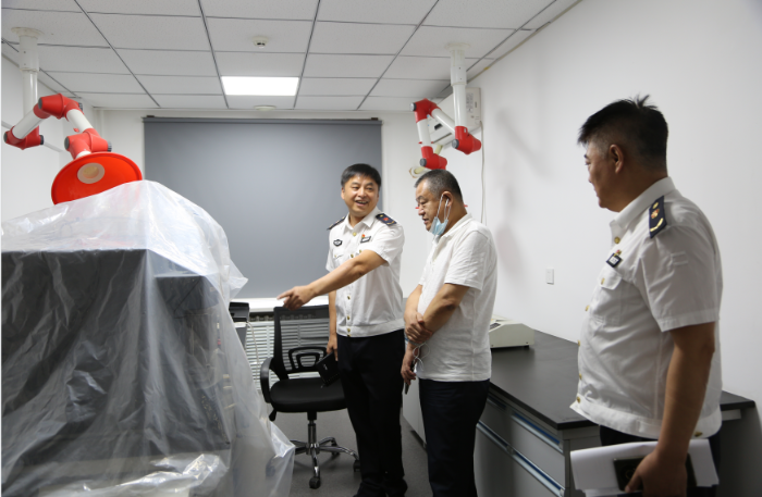 黑龍江省藥監(jiān)局藥品注冊管理處聯(lián)合省藥品檢驗研究院赴黑河市藥檢中心考察