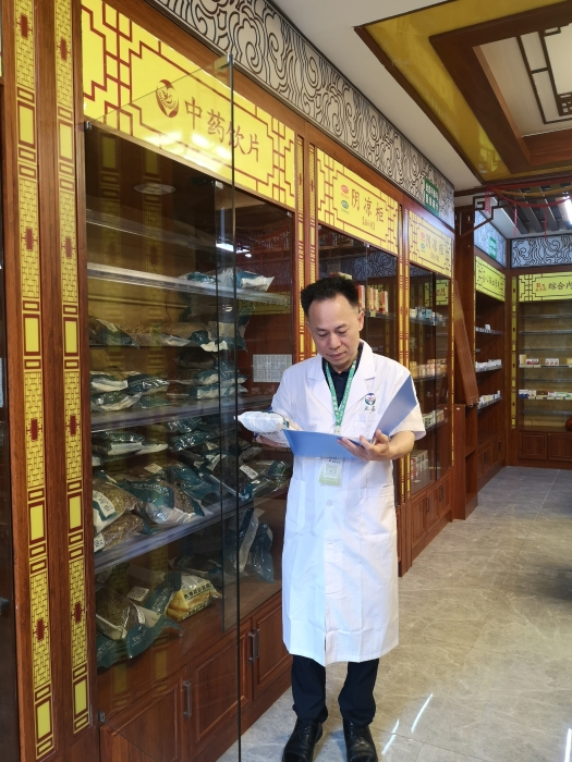 5. 廣西-廣西業(yè)善醫(yī)藥有限公司-黃燚-工作照