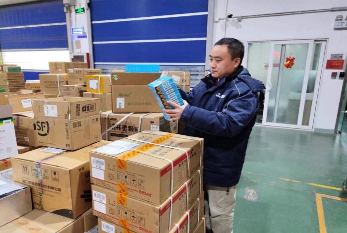 6北京市-國藥物流有限責(zé)任公司-常杰英-工作照1